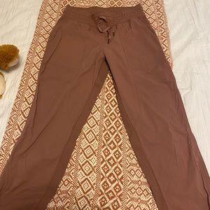 Lululemon dance studio crop